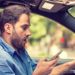 Téléphone au volant : quelles conséquences sur la conduite ? 